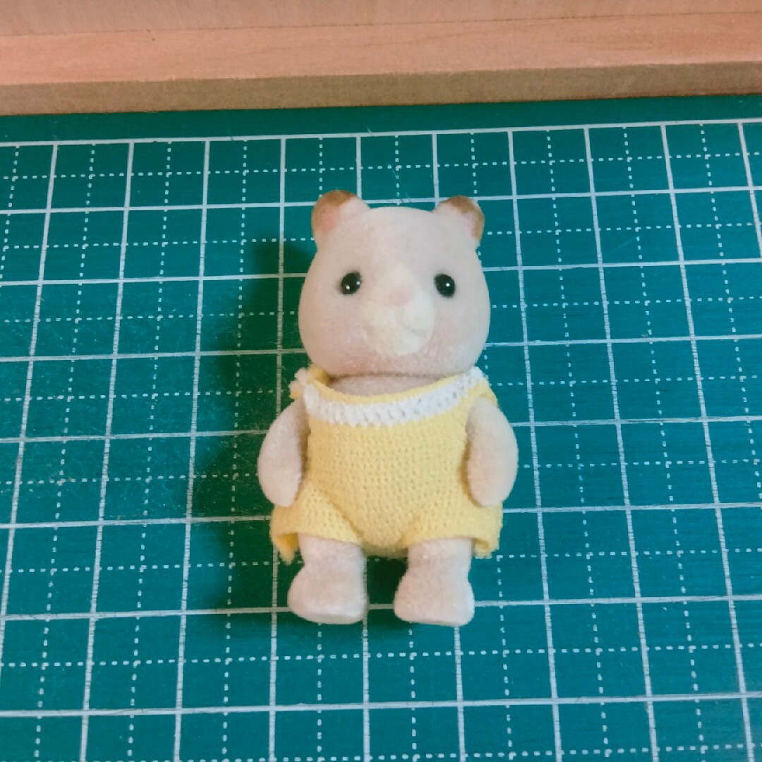 シルバニア　ハムスターの赤ちゃん　イエロータイプ Amazon.co.jp: シルバニアファミリー 人形 ハムスターの赤ちゃん