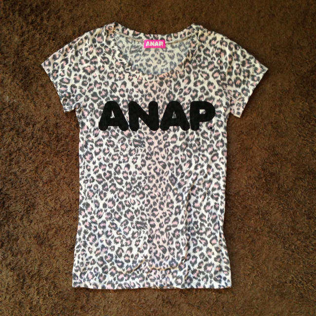 ANAP(アナップ)のANAPヒョウ柄ロゴＴ レディースのトップス(Tシャツ(半袖/袖なし))の商品写真
