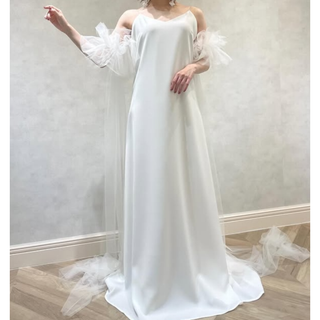 パーティードレス オフホワイト フリル袖 妊婦 エレガント 前撮り 大人っぽい(ウェディングドレス)