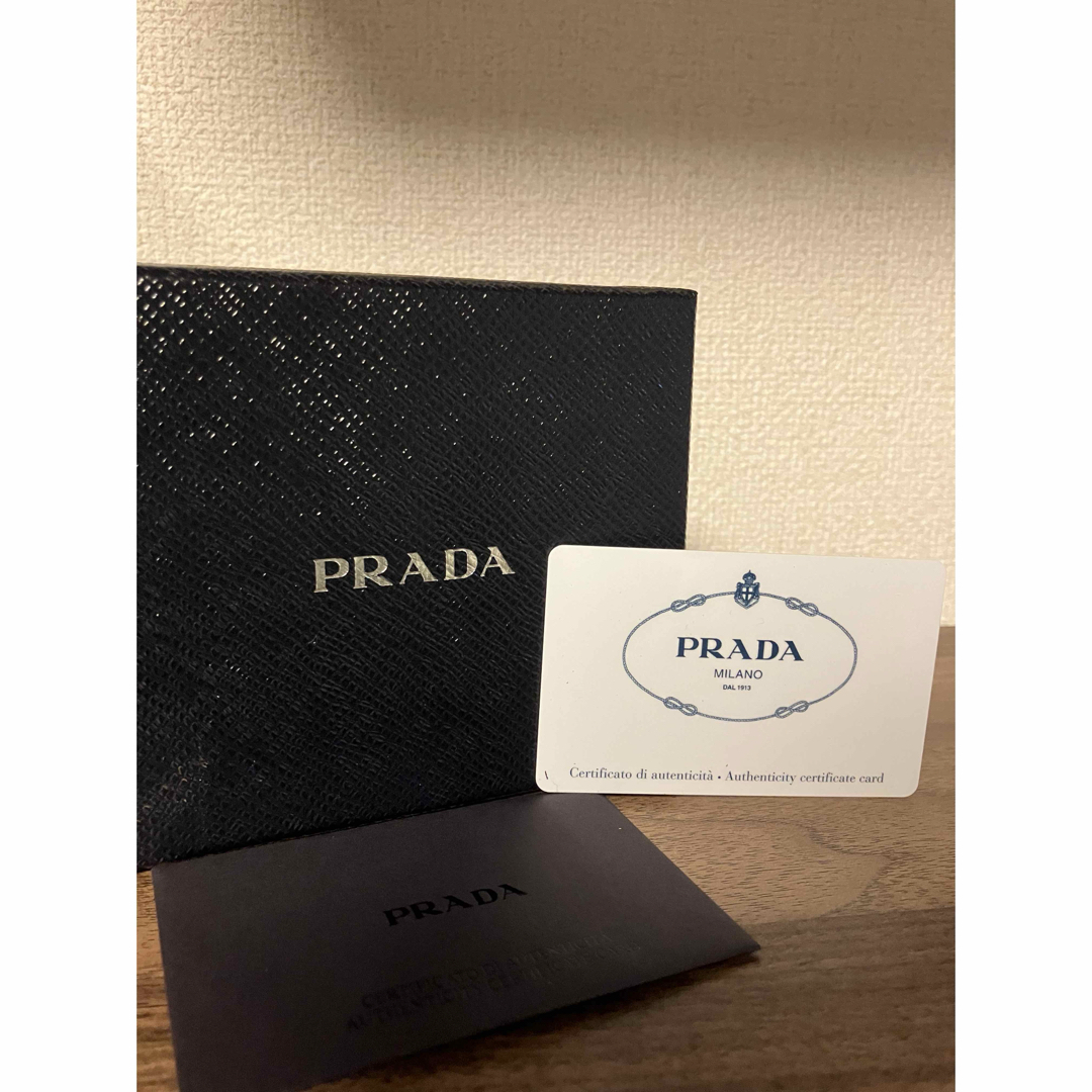 PRADA(プラダ)の【超美品】PRADA プラダ　カードケース　パスケース　サフィアーノイエロー レディースのファッション小物(名刺入れ/定期入れ)の商品写真
