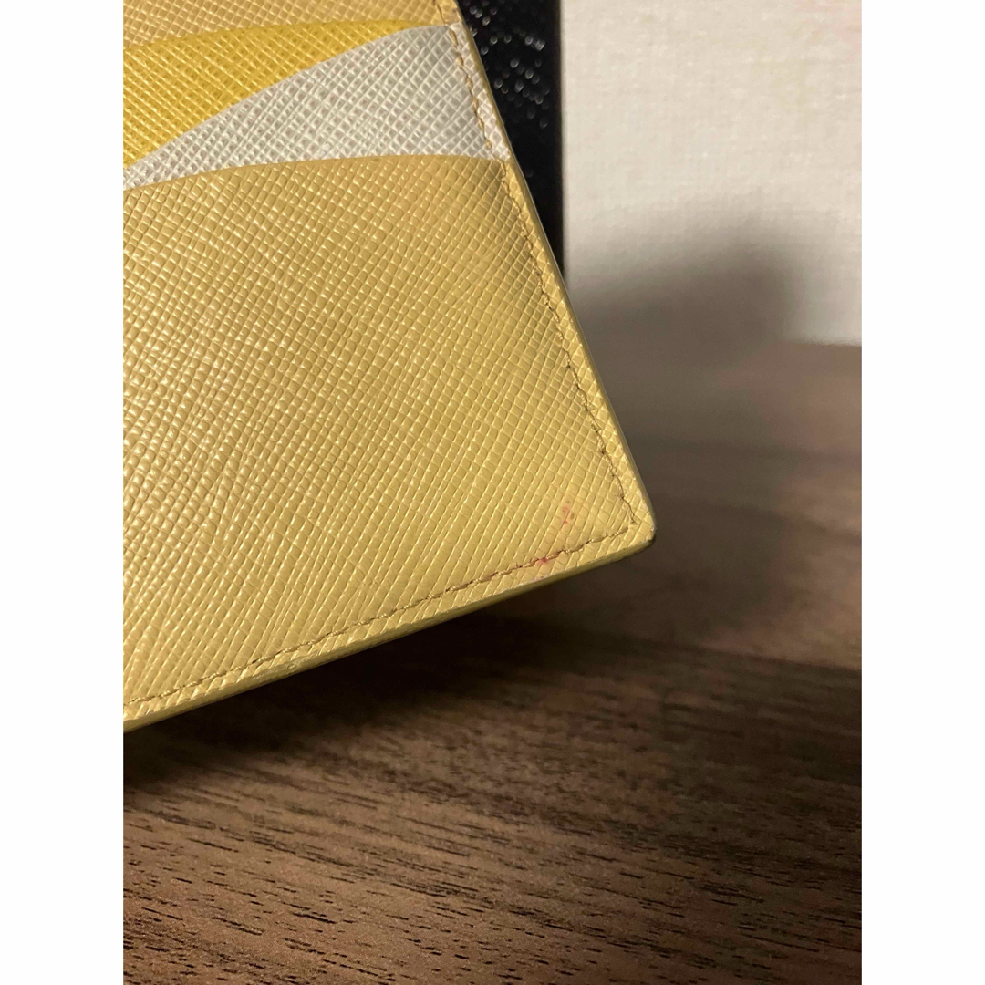 PRADA(プラダ)の【超美品】PRADA プラダ　カードケース　パスケース　サフィアーノイエロー レディースのファッション小物(名刺入れ/定期入れ)の商品写真