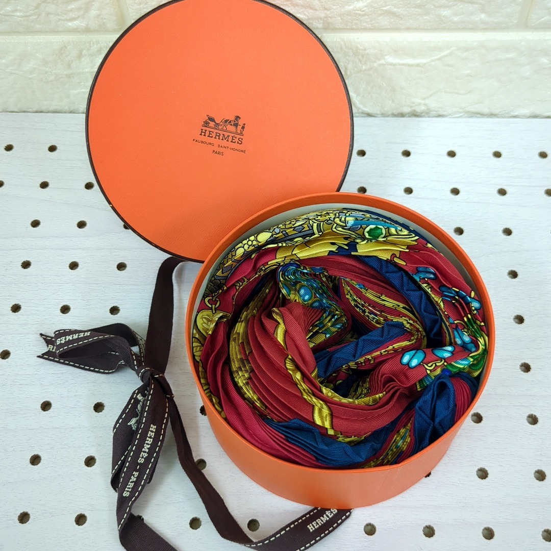 美品　エルメス　シルクスカーフ　カレ９０　くるみ割り　クリームイエロー 楽天市場】エルメス HERMES スカーフ カレ90 シルク CASSE