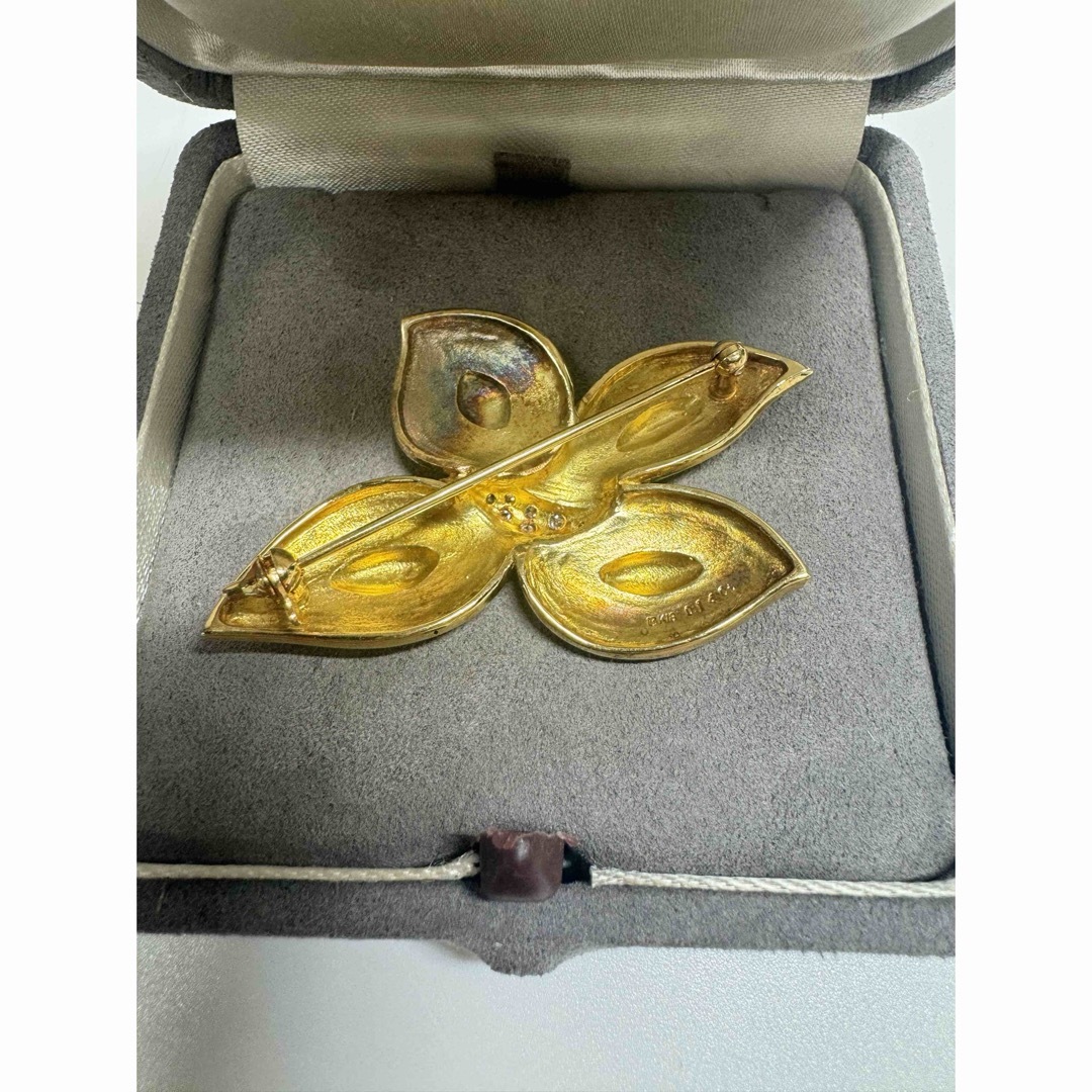 MIKIMOTO(ミキモト)のMIKIMOTO ミキモト ブローチ K18 ダイヤ入り葉っぱモチーフ 保証書付 レディースのアクセサリー(ブローチ/コサージュ)の商品写真