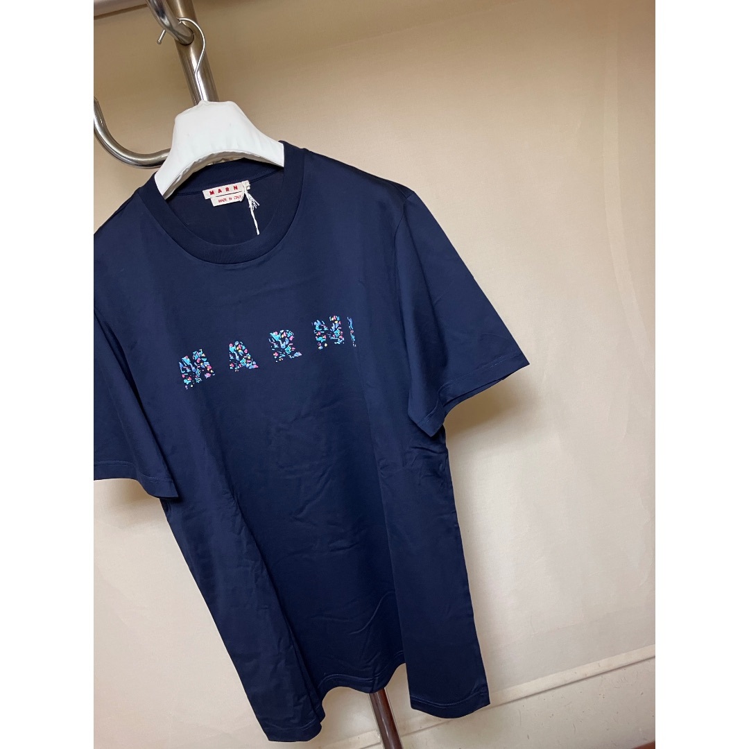 MARNI(マルニ)の新品 48 24ss MARNI ブランドロゴTシャツ ネイビー 17950 メンズのトップス(Tシャツ/カットソー(半袖/袖なし))の商品写真