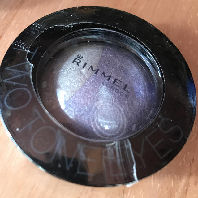 RIMMEL(リンメル)の未開封 リンメル トゥートーンアイズ コスメ/美容のベースメイク/化粧品(アイシャドウ)の商品写真