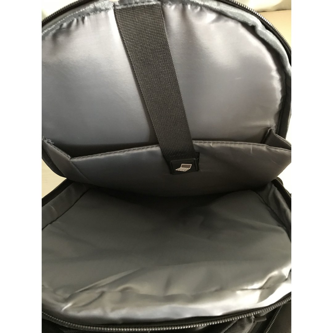 バックパック リュックサック 大容量 防水 USBポート付き 多収納 新品 メンズのバッグ(バッグパック/リュック)の商品写真