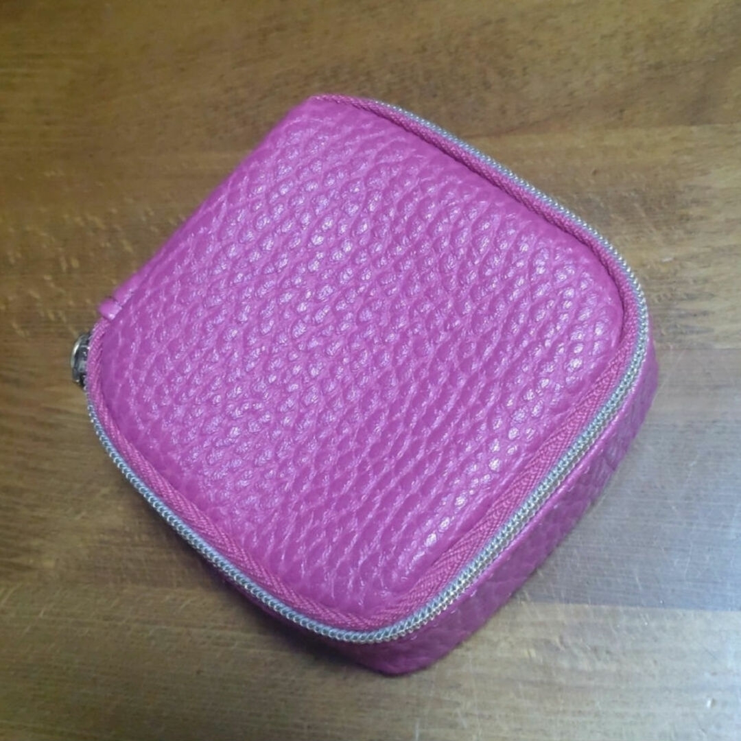 Estee Lauder(エスティローダー)の【未使用】ESTEE LAUDER ポーチ レディースのファッション小物(ポーチ)の商品写真
