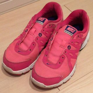 ナイキ(NIKE)のNIKEのスニーカー(スニーカー)