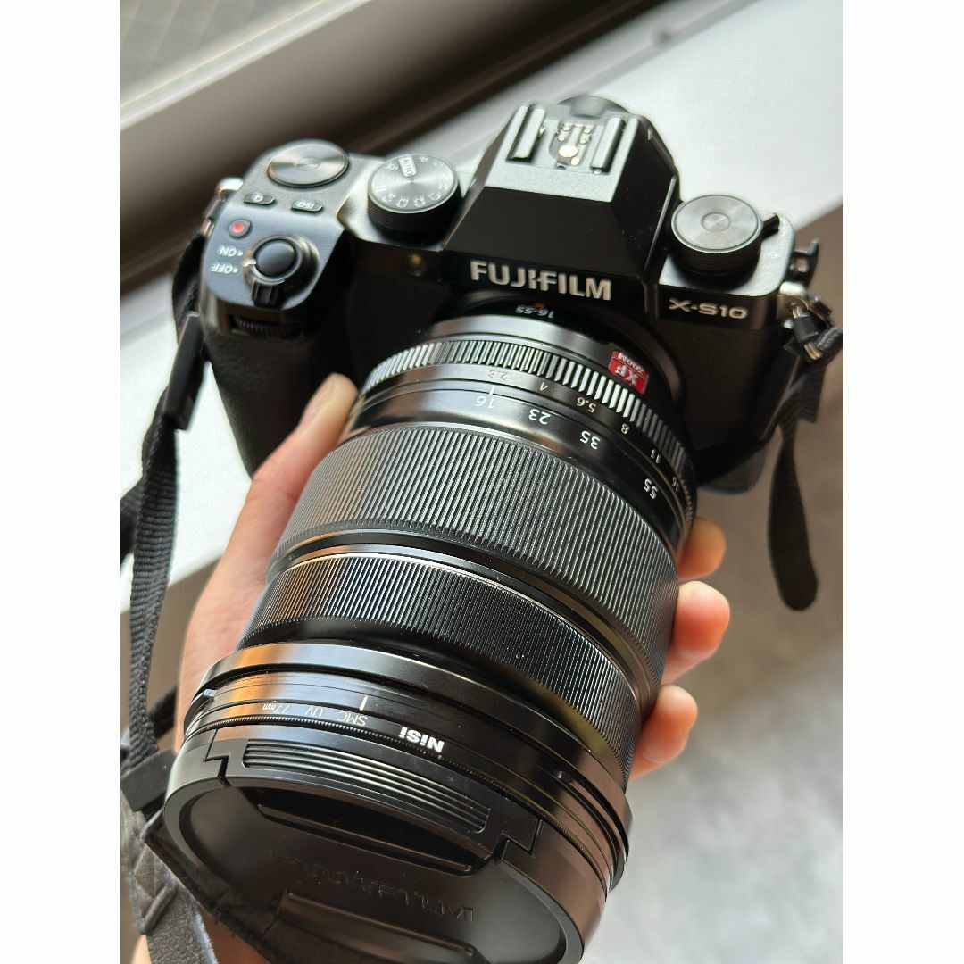 富士フイルム(フジフイルム)の【美品】FUJIFILM X-S10 ＋ XF16-55mm F2.8 セット  スマホ/家電/カメラのカメラ(ミラーレス一眼)の商品写真