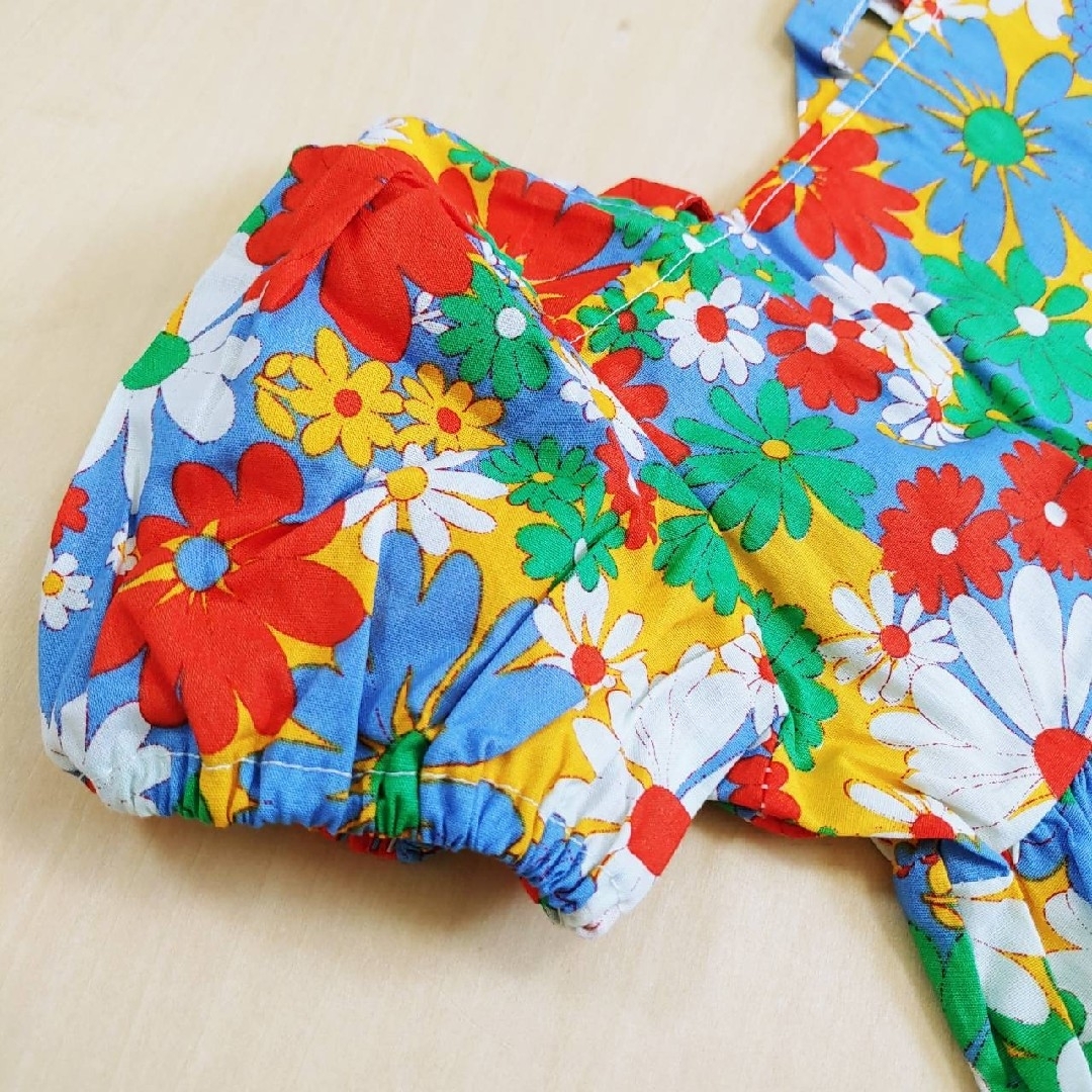 新品 未使用 キッズ ワンピース 花柄 100 女の子 子供服 夏服   キッズ/ベビー/マタニティのキッズ服女の子用(90cm~)(ワンピース)の商品写真