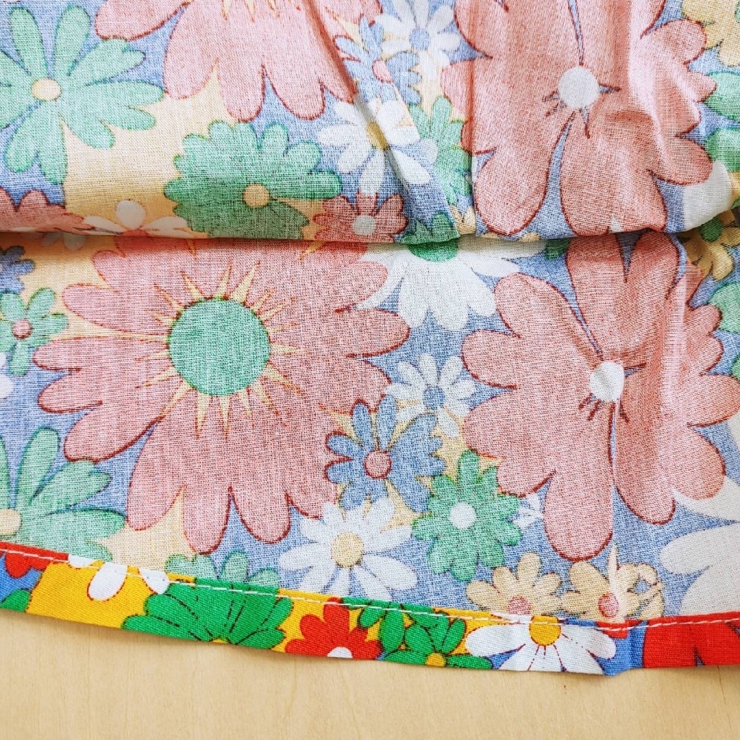 新品 未使用 キッズ ワンピース 花柄 100 女の子 子供服 夏服   キッズ/ベビー/マタニティのキッズ服女の子用(90cm~)(ワンピース)の商品写真