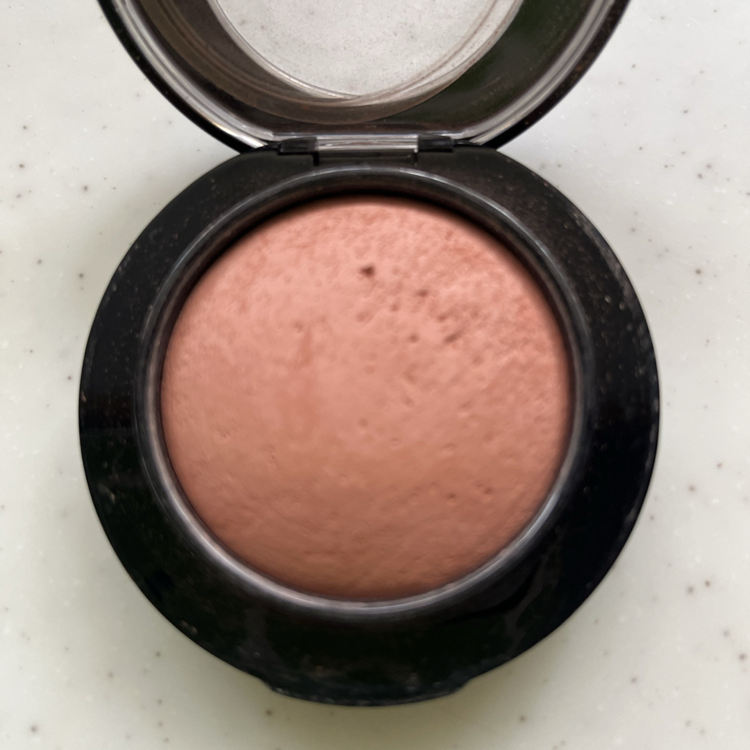 MAC(マック)のＭＡＣチーク　ミネラライズプラッシュナチュラリーフローレス　ほお紅　新品 コスメ/美容のベースメイク/化粧品(チーク)の商品写真