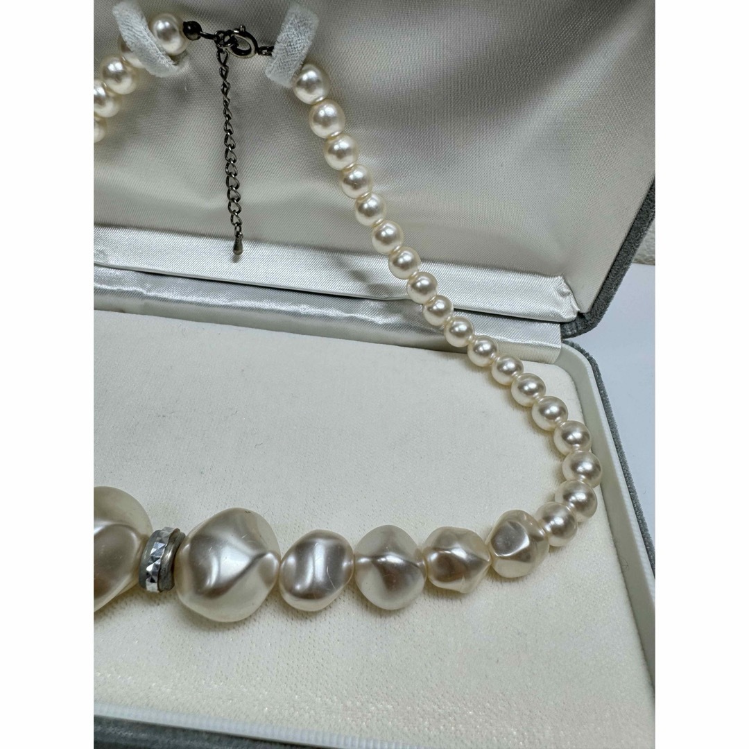 大粒パールネックレス フォーマル レディースのアクセサリー(ネックレス)の商品写真