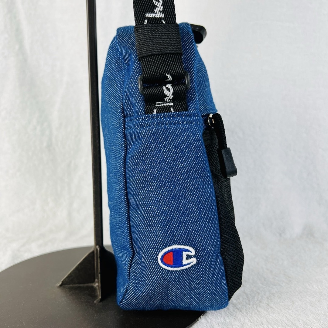 Champion(チャンピオン)のchampion チャンピオン　ショルダーバッグ　斜め掛け　ボディバッグ　デニム メンズのバッグ(ショルダーバッグ)の商品写真