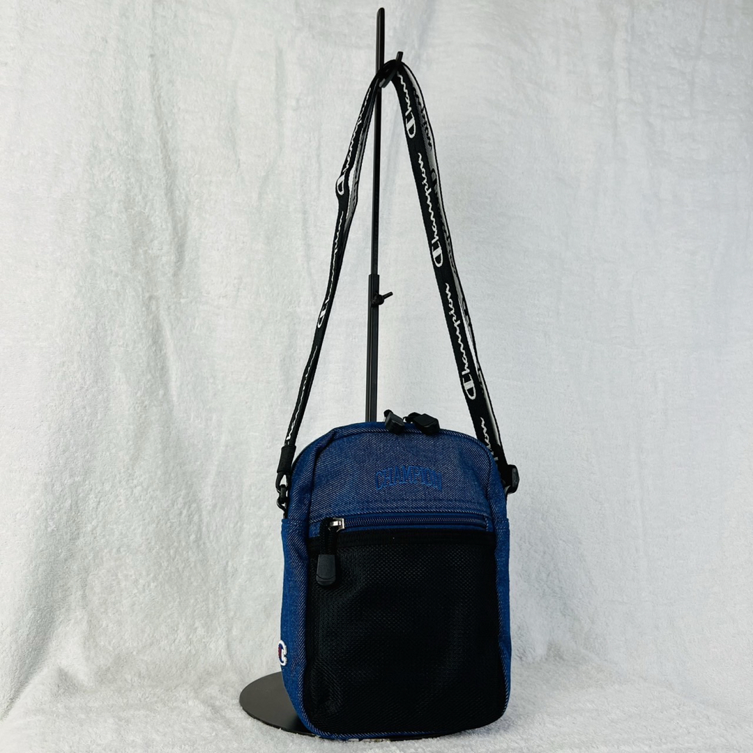 Champion(チャンピオン)のchampion チャンピオン　ショルダーバッグ　斜め掛け　ボディバッグ　デニム メンズのバッグ(ショルダーバッグ)の商品写真