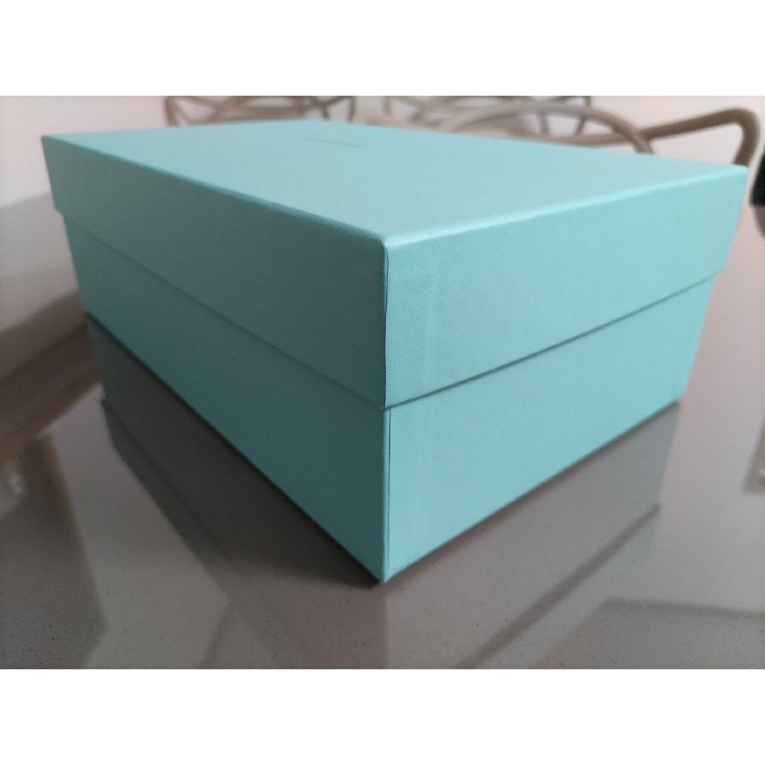 Tiffany & Co.(ティファニー)の【未使用箱入】ティファニー コーヒーカップ ペア 紙コップ デザイン  インテリア/住まい/日用品のキッチン/食器(グラス/カップ)の商品写真