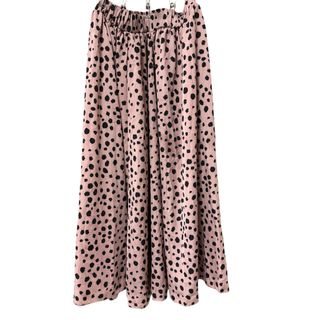 シーイン(SHEIN)のピンクと黒の水玉模様フレアスカート(ロングスカート)