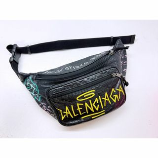 バレンシアガ(BALENCIAGA)の美品　バレンシアガ　グラフィティ　ロゴ　ベルトバッグ　ボディバッグ　黒　マルチ(ボディーバッグ)