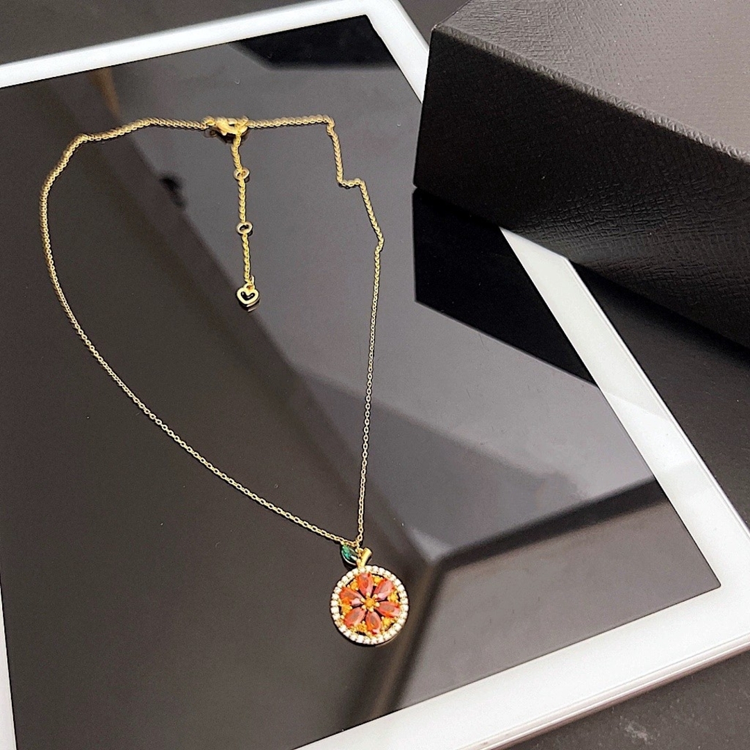 kate spade NEW YORK(ケイトスペードニューヨーク)の【新品♠️本物】ケイトスペード オレンジ ネックレス レディースのアクセサリー(ネックレス)の商品写真