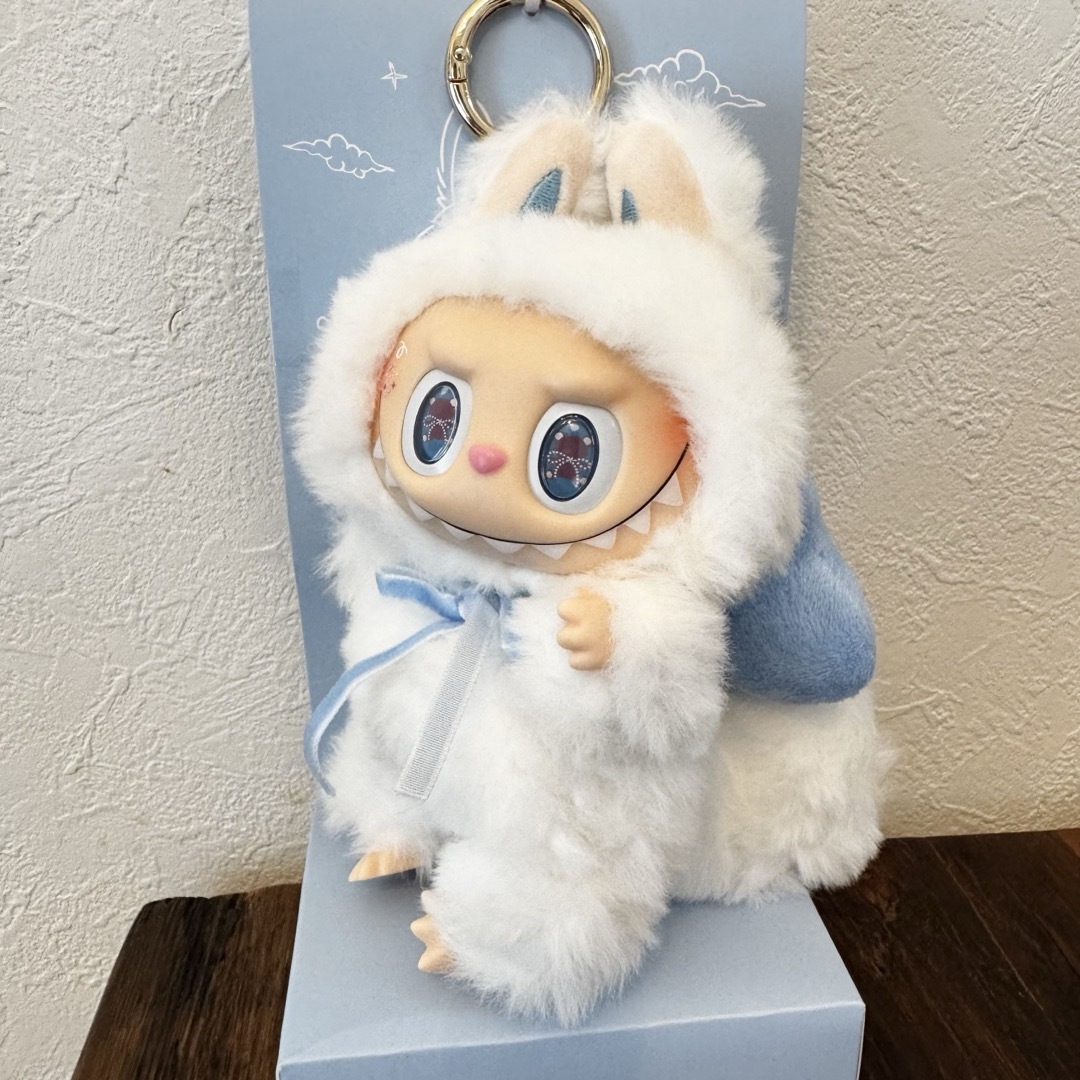 【海外限定】ZIMOMO LABUBU ぬいぐるみブルーリボン 海外限定】ZIMOMO LABUBU ぬいぐるみブルーリボンの通販 by