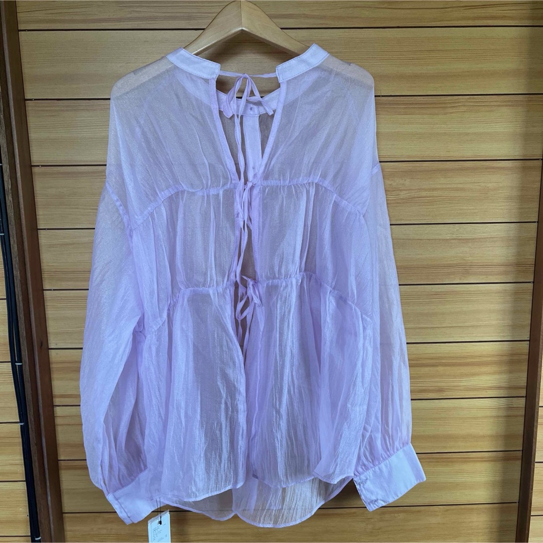 LAKOLE(ラコレ)の新品　タグ付　未使用　ラコレ　LAKOLE シャツ　ブラウス　オーガンジー レディースのトップス(シャツ/ブラウス(長袖/七分))の商品写真