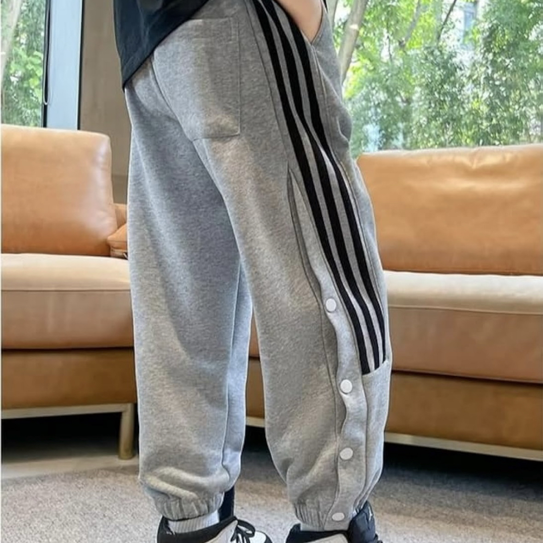 キッズ ジャージ ズボン 140 スポーツ バスケ ダンス スウェット パンツ キッズ/ベビー/マタニティのキッズ服男の子用(90cm~)(パンツ/スパッツ)の商品写真