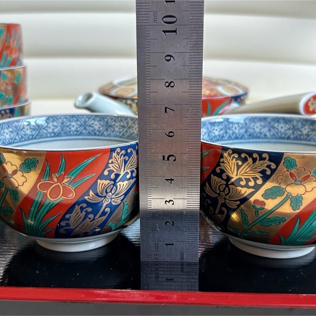 有田焼(アリタヤキ)の有田焼　青藍窯　金襴手　茶器セット　急須　湯呑み　5客　菊紋　花柄　金彩　和柄 インテリア/住まい/日用品のキッチン/食器(食器)の商品写真
