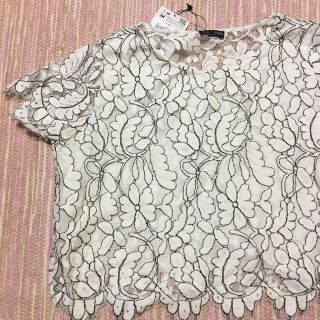 ザラ(ZARA)のりぃぃぃん様専用  未使用！どこにも売ってない  ザラ フラワーレース(カットソー(半袖/袖なし))