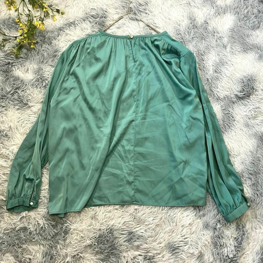 【RATON】ギャザーブラウス 長袖 44(LLサイズ)　グリーン レディースのトップス(Tシャツ(長袖/七分))の商品写真