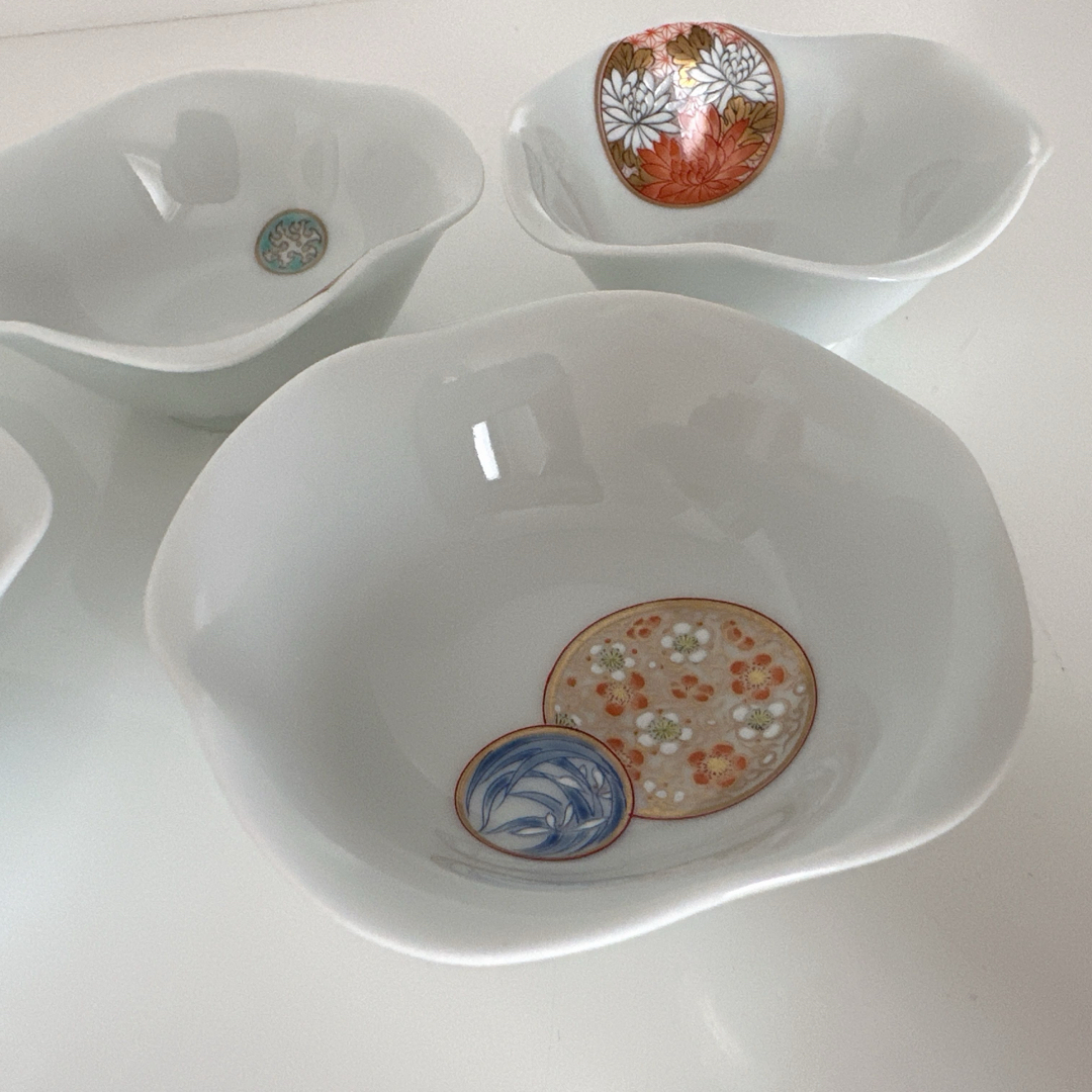 【中古】深川製磁 寿赤絵 小皿5枚 小鉢 金彩丸紋 インテリア/住まい/日用品のキッチン/食器(食器)の商品写真