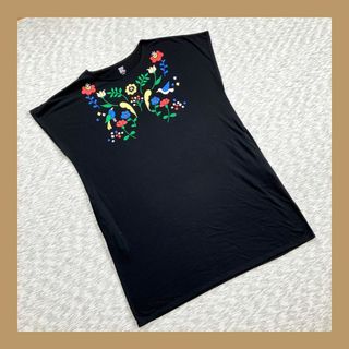 デザインティーシャツストアグラニフ(Design Tshirts Store graniph)のgraniph◆ グラニフ（F) 半袖チュニック Tシャツ　黒　花柄　薄手　夏(Tシャツ(半袖/袖なし))