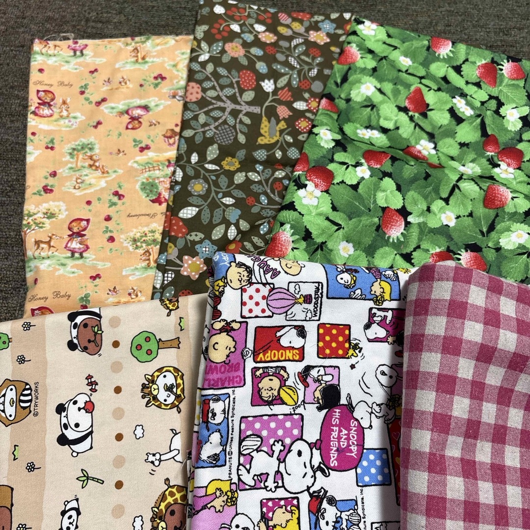 女の子向け生地セット　シンデレラ、ミッキー、マカロン ハンドメイドの素材/材料(生地/糸)の商品写真