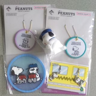 PEANUTS - 70周年記念 ピンバッジBOX 限定300(SNOOPY TOWN)の