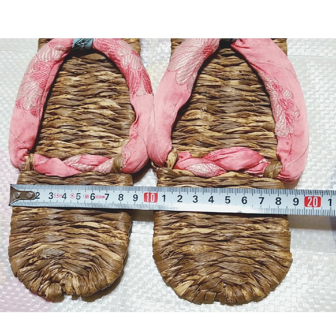 手編み ハンドクラフト 竹の子の皮で編んだ草履 和雑貨 ハンドメイドのハンドメイド その他(その他)の商品写真