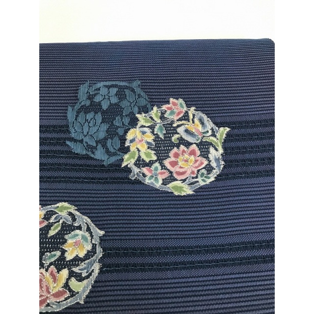 【中古】名古屋帯 化繊 濃紺地に花丸紋文様 夏帯 レディースの水着/浴衣(帯)の商品写真