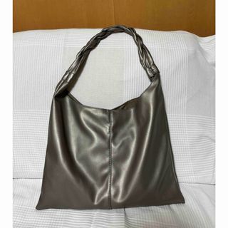 グローブ(grove)のgrove   シルバー色　バック(ショルダーバッグ)