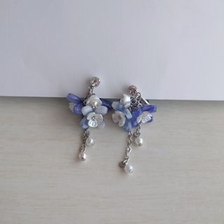 フェリシモ(FELISSIMO)の桔梗モチーフイヤリング　フェリシモ(イヤリング)
