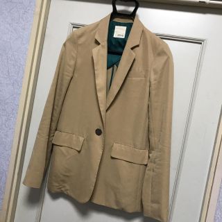 マウジー(moussy)のmoussy ベージュジャケット(テーラードジャケット)