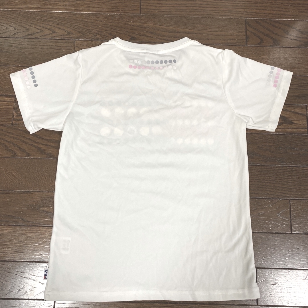 ELLE(エル)のELLE スポーツTシャツ2枚　FILA1枚　スポーツ用７部パンツセット スポーツ/アウトドアのトレーニング/エクササイズ(その他)の商品写真