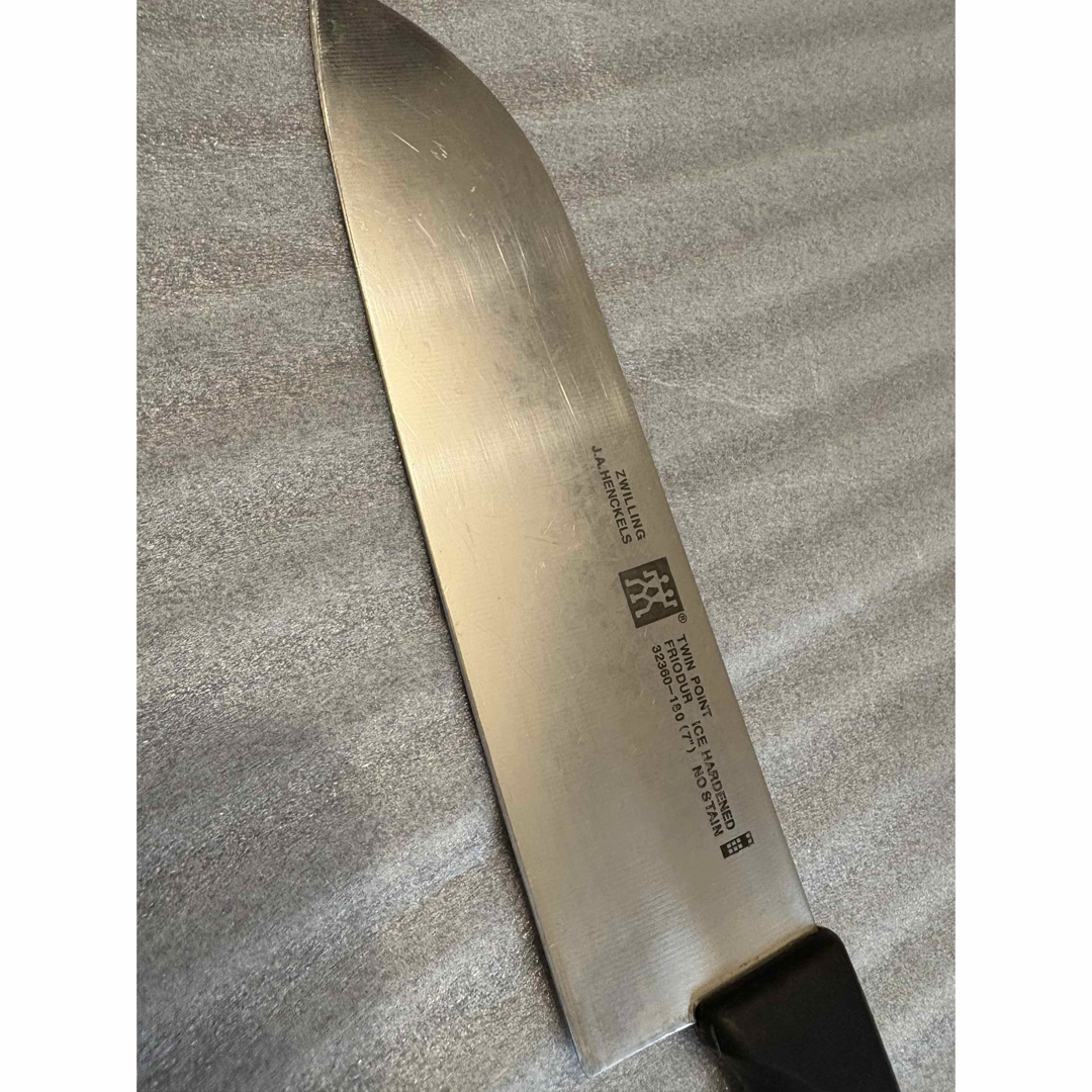 Zwilling J.A. Henckels(ツヴィリングジェイエーヘンケルス)のツヴィリング ヘンケルス 三徳包丁 180mm 18cm 万能包丁 インテリア/住まい/日用品のキッチン/食器(調理道具/製菓道具)の商品写真