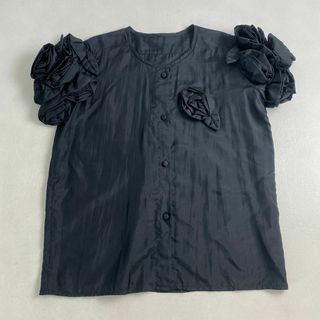 ヴィンテージ(VINTAGE)の美品　ヴィンテージ　ブラウス　シルク100%、立体フラワーモチーフデザイン(シャツ/ブラウス(半袖/袖なし))