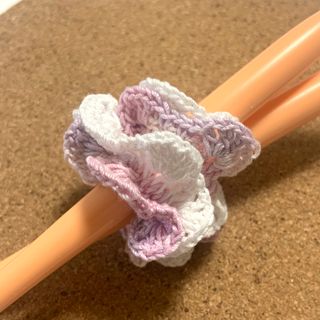 花びらシュシュ・薄紫ピンクミックスと白＊S132＊ ダブルフリル ヘアゴム(その他)