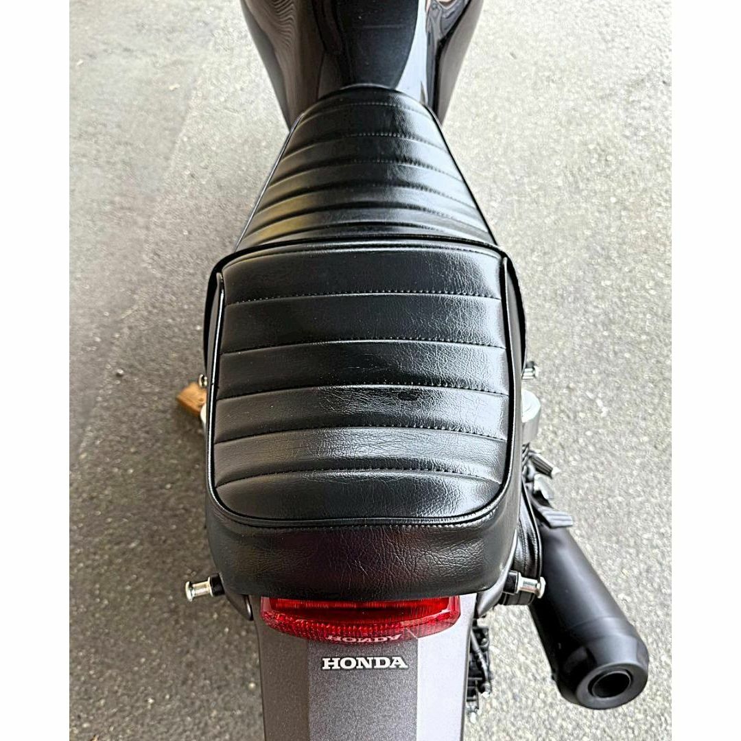 GB350Sエス 黒皮 標準 タックロールシート /ブラック 完成品 自動車/バイクのバイク(パーツ)の商品写真