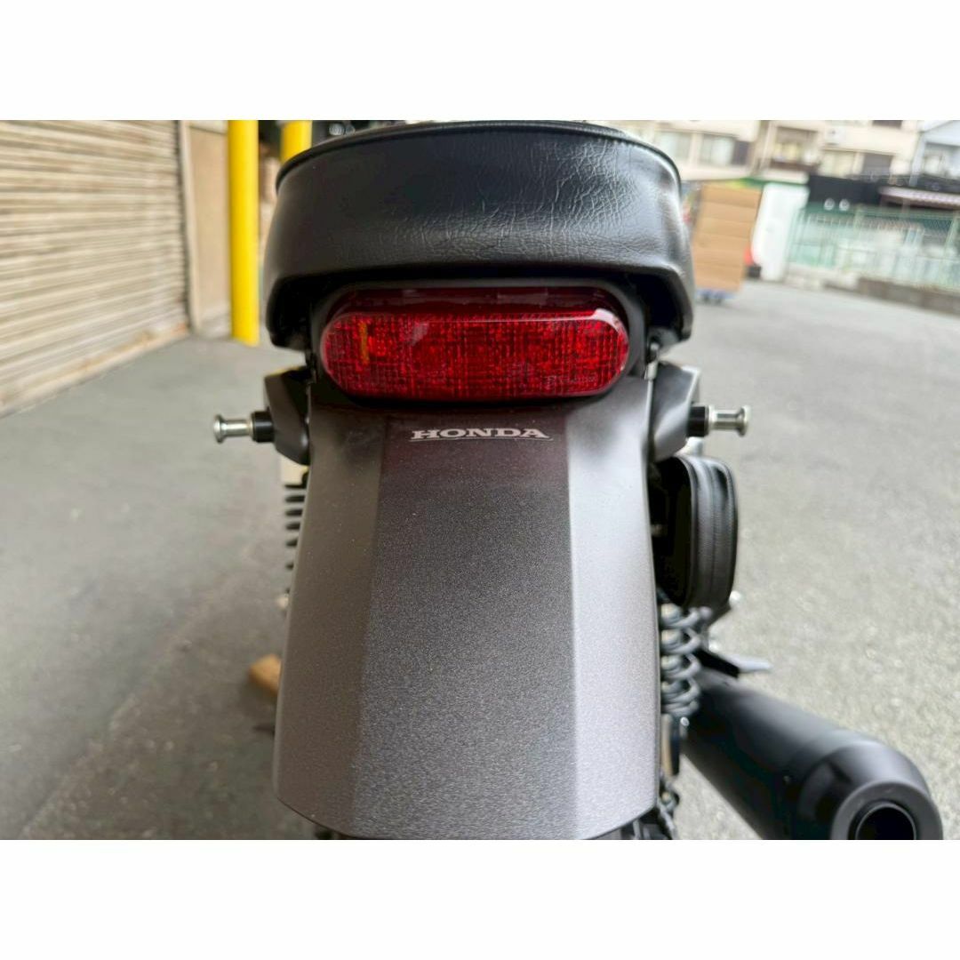 GB350Sエス 黒皮 標準 タックロールシート /ブラック 完成品 自動車/バイクのバイク(パーツ)の商品写真