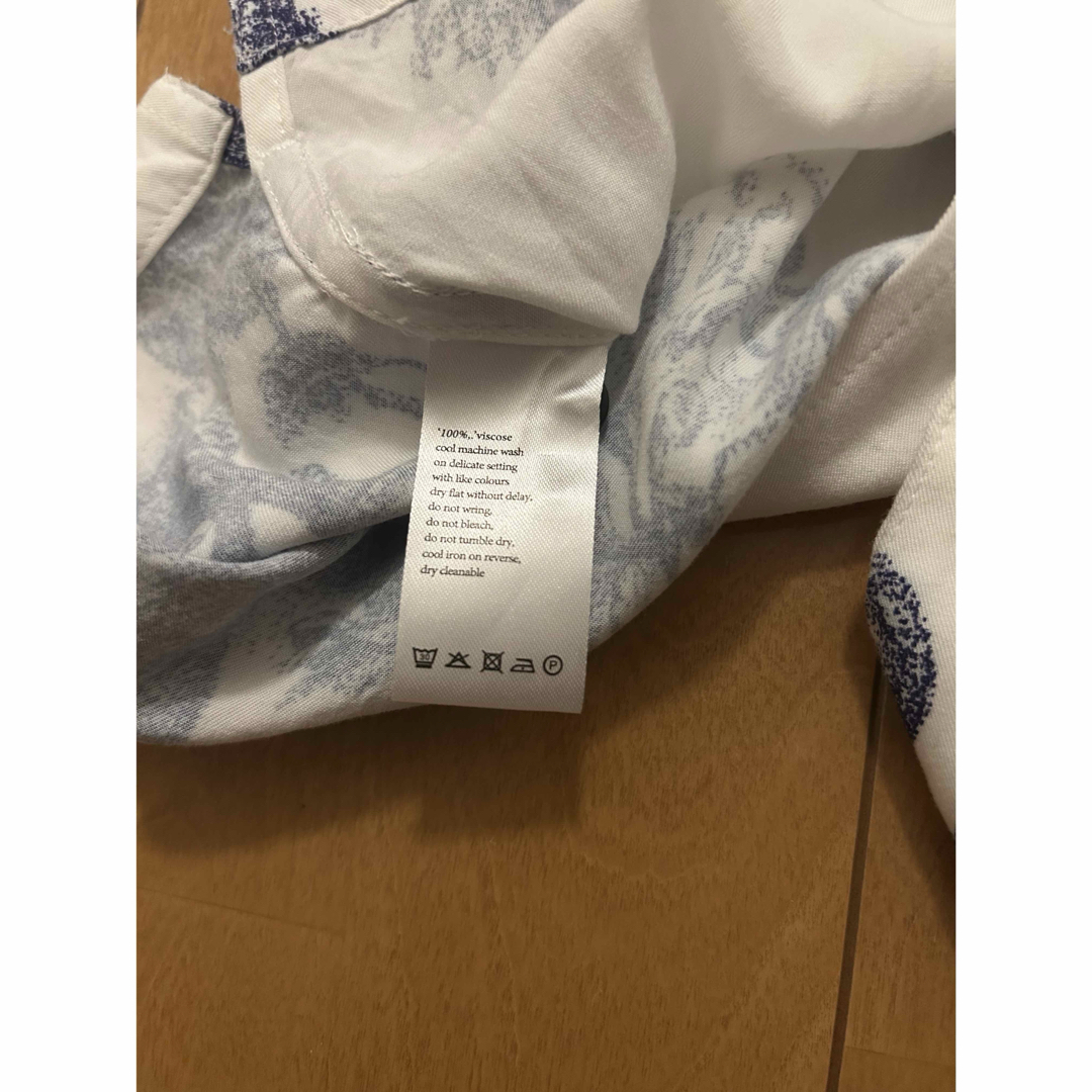 ksubi(スビ)のKSUBI 花柄 スカル シャツ　レーヨン　ビスコース メンズのトップス(シャツ)の商品写真