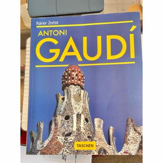 アントニ・ガウディ 出版社TASCHEN(洋書)