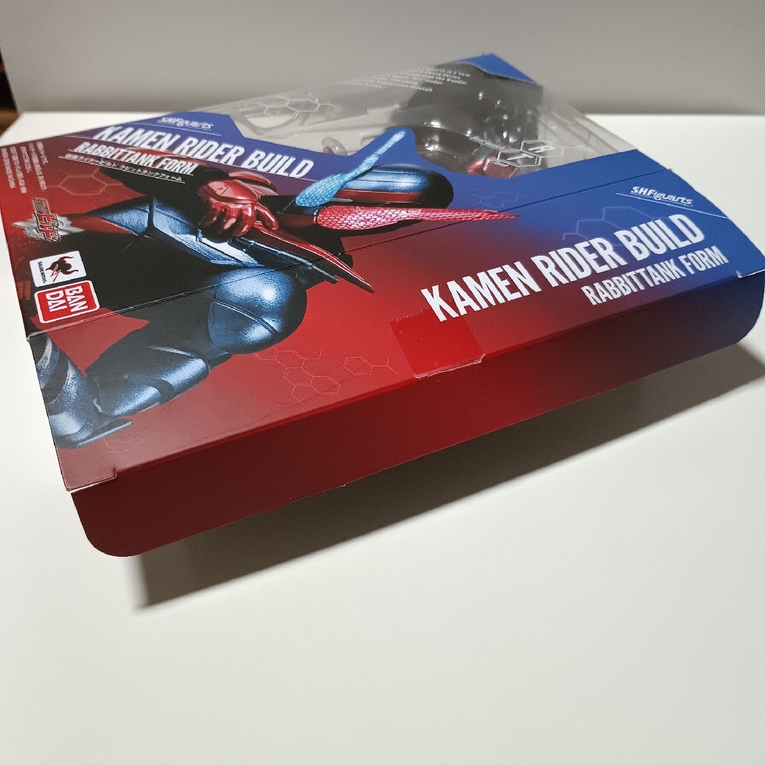BANDAI(バンダイ)の未使用品 S.H.Figuarts 仮面ライダービルド ラビットタンクフォーム エンタメ/ホビーのフィギュア(特撮)の商品写真