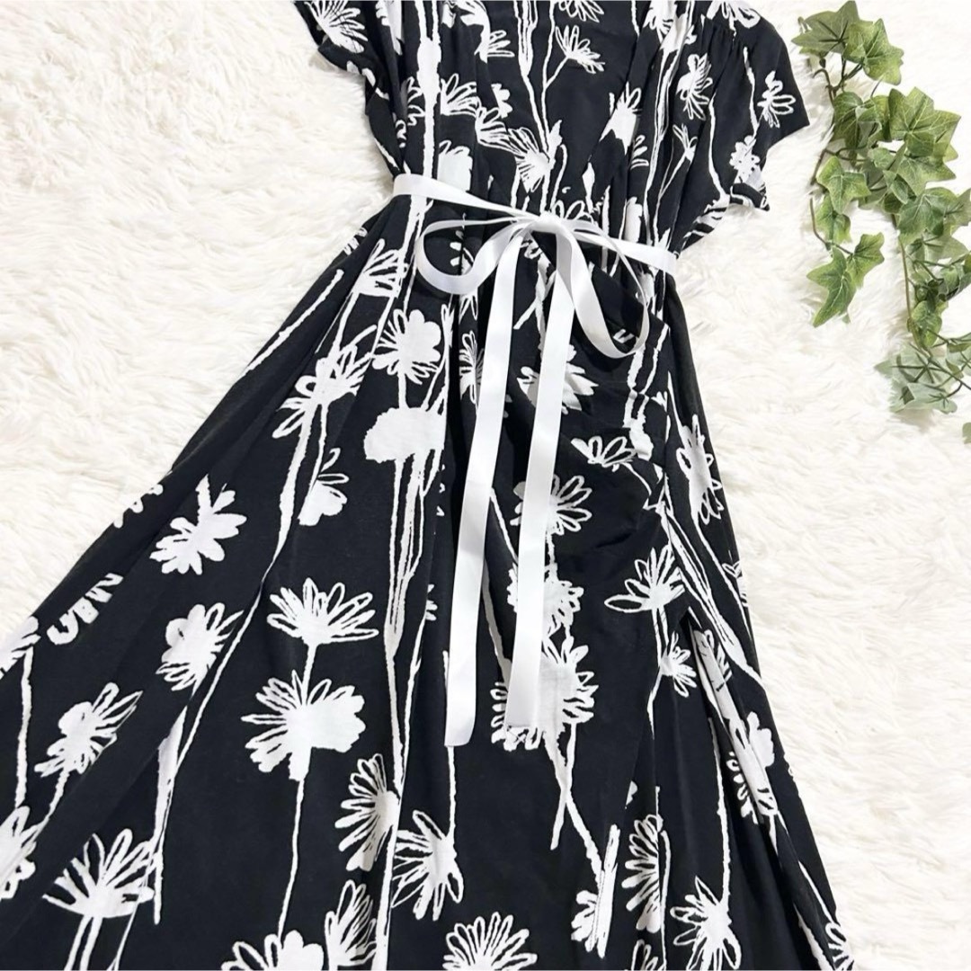 LAURA ASHLEY(ローラアシュレイ)の希少デザイン 大きいサイズ ローラアシュレイ ストレッチワンピース シック 白黒 レディースのワンピース(ロングワンピース/マキシワンピース)の商品写真