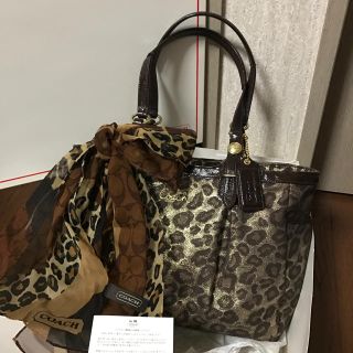 コーチ(COACH)のひーろ様専用☆未使用に近い 美品☆ ヒョウ柄 バック スカーフ付き COACH(トートバッグ)