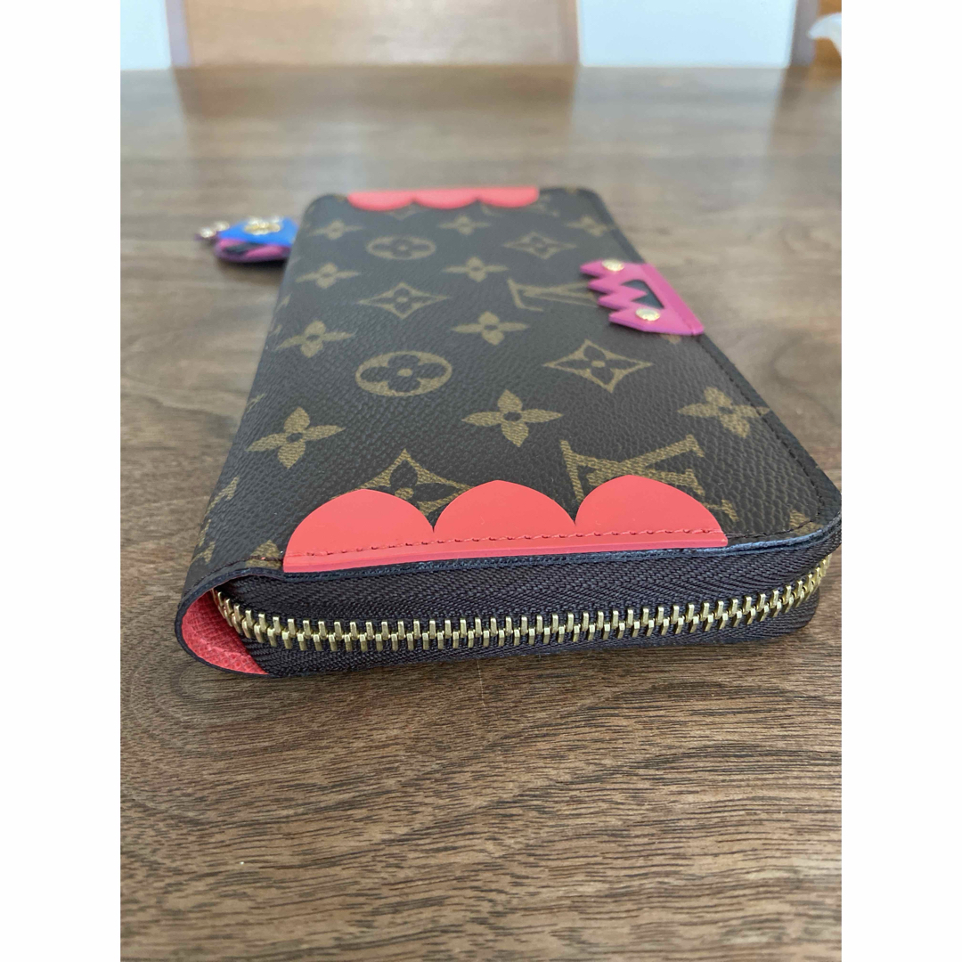 LOUIS VUITTON(ルイヴィトン)のルイヴィトン　トーテム　ジッピーウォレット レディースのファッション小物(財布)の商品写真